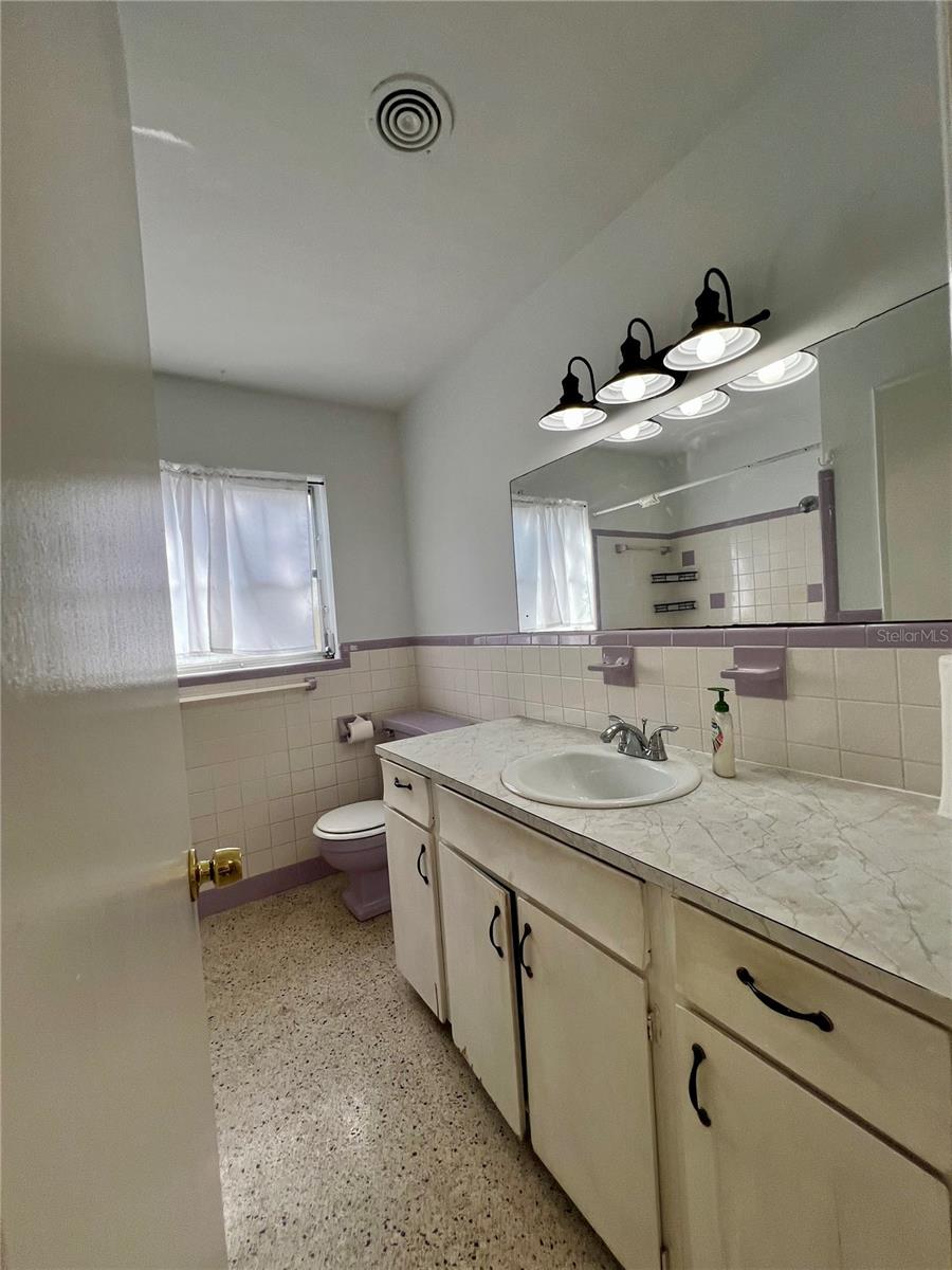 Main bathroom