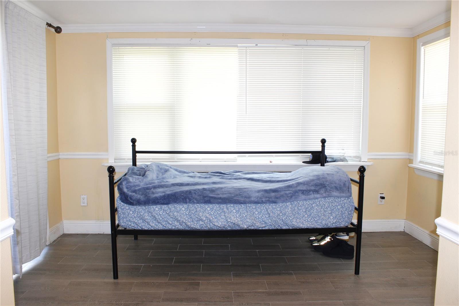 4TH BEDROOM OR FAMILY ROOM