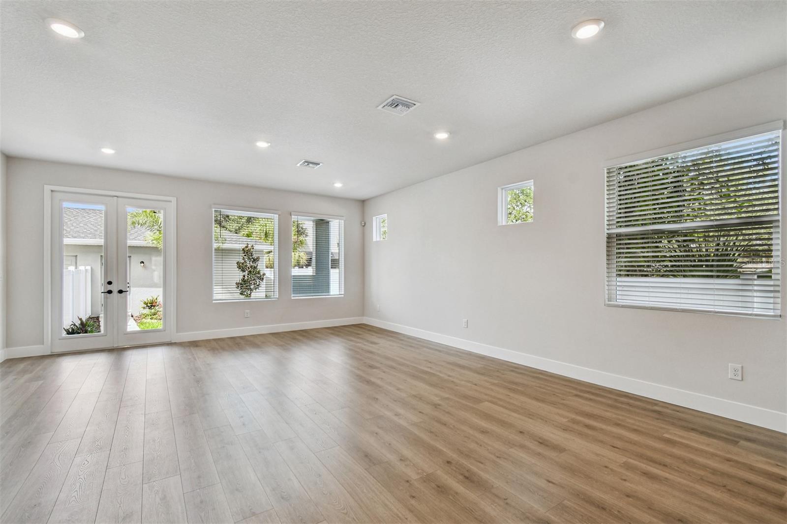 Dining & Family Room