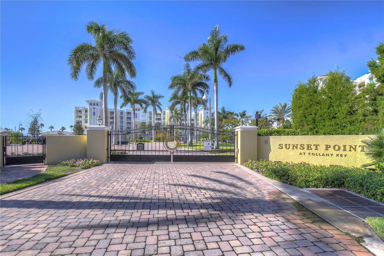 Entrance gate