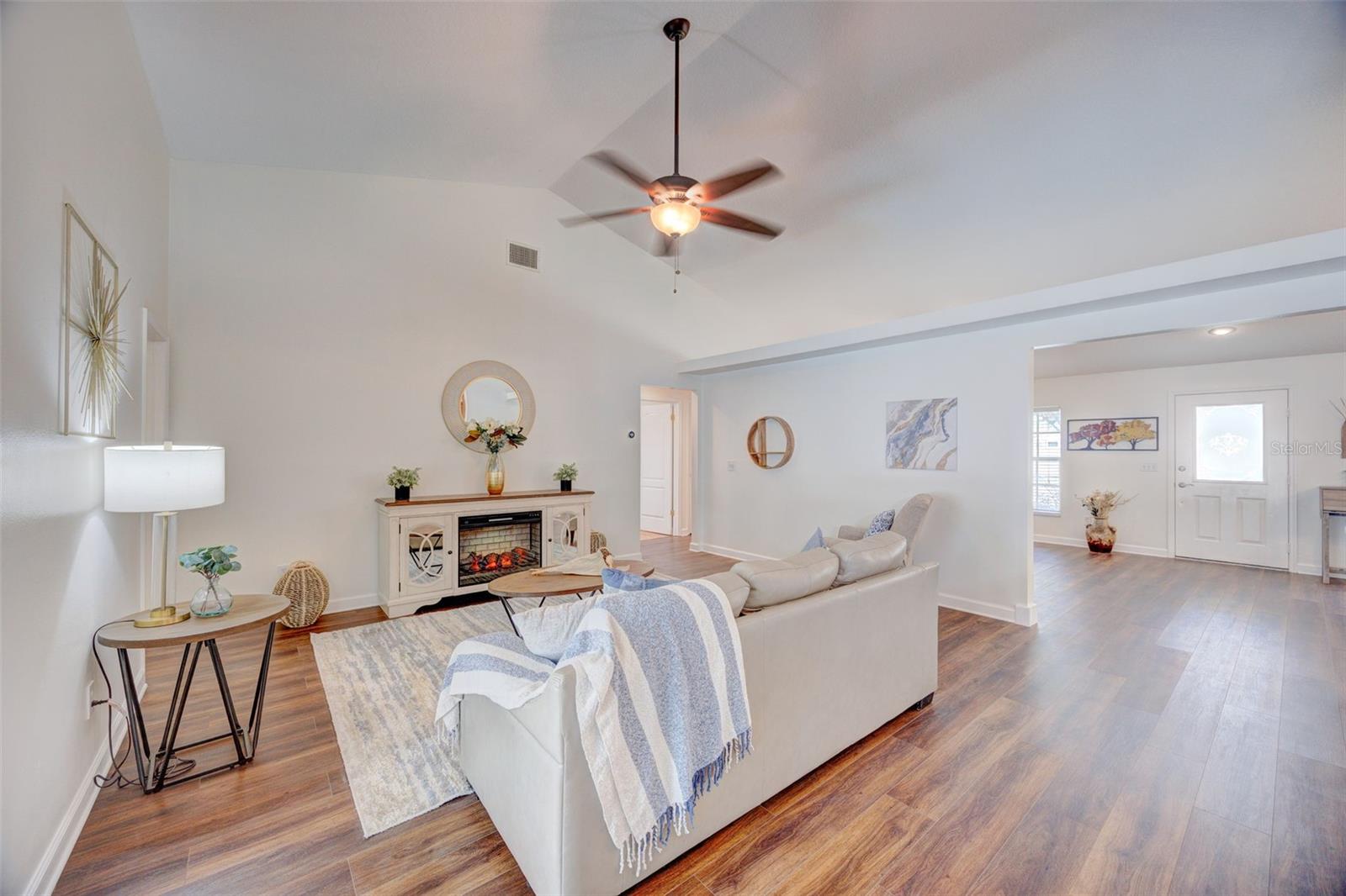 14 foot vaulted ceiling