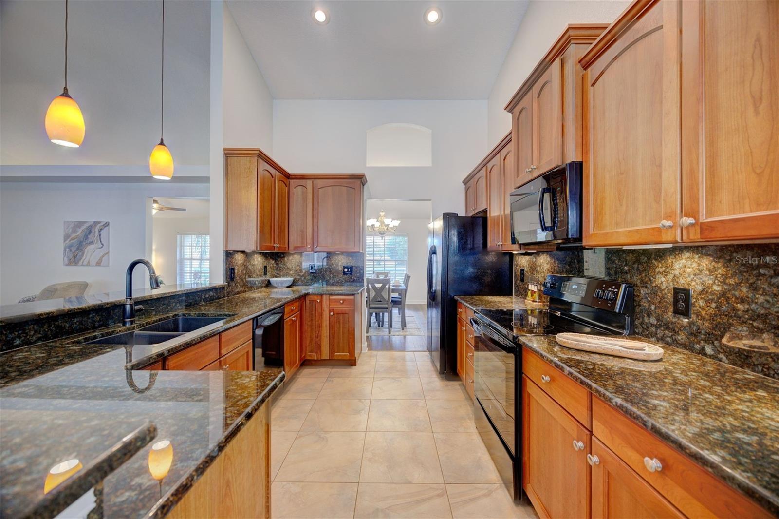 Tons of cabinetry