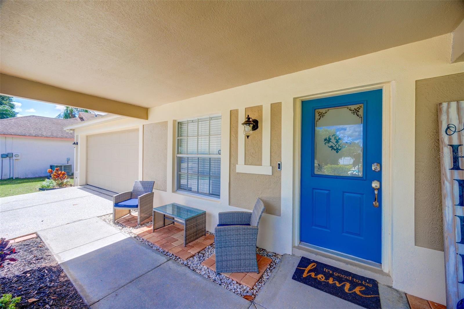 Great front porch!