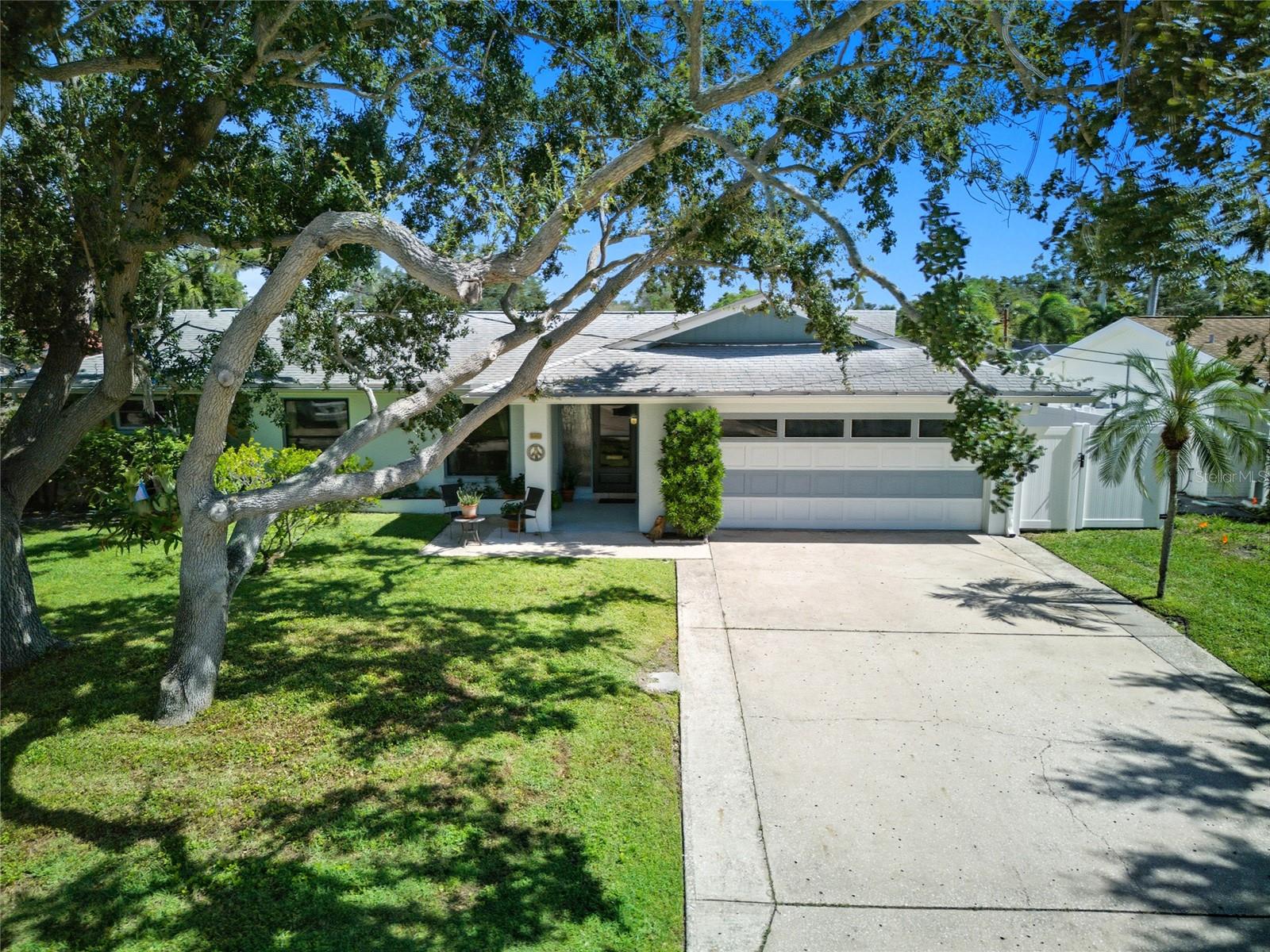 Welcome home to 4261 14th Street Northeast!