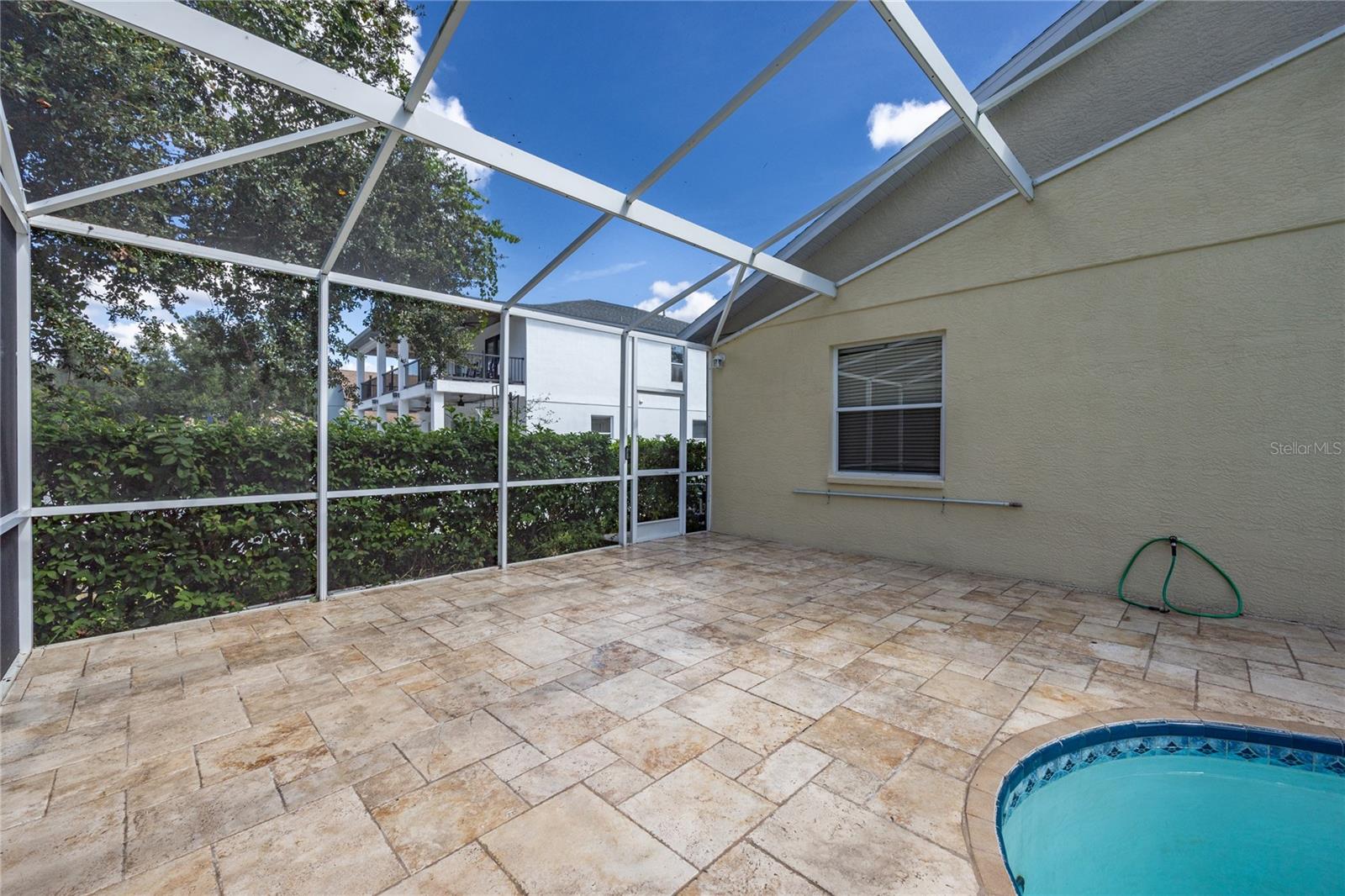 Extra Lanai area