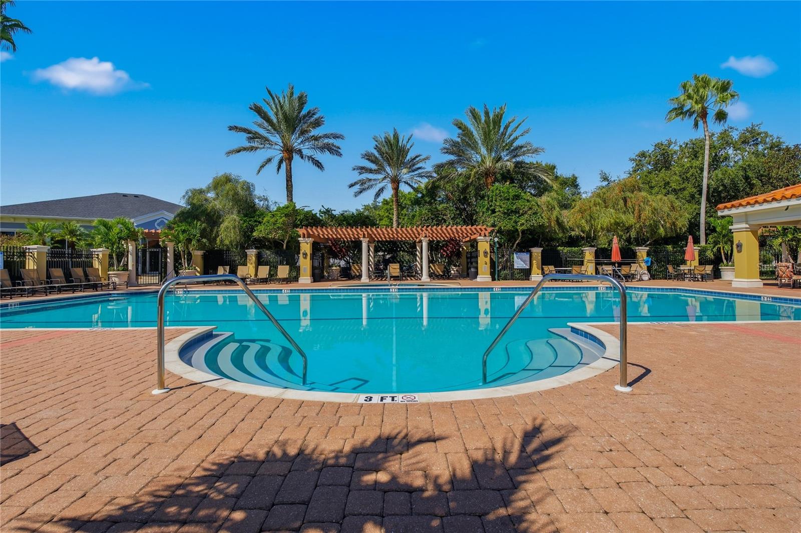 Champions Club Pool / Spa