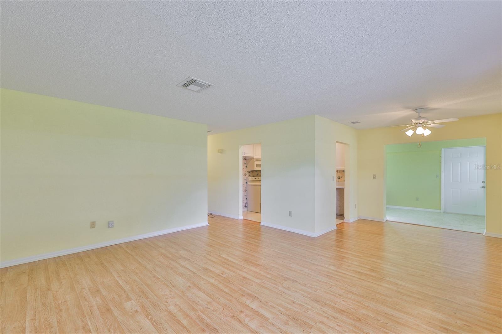 LIVING / DINING AREA