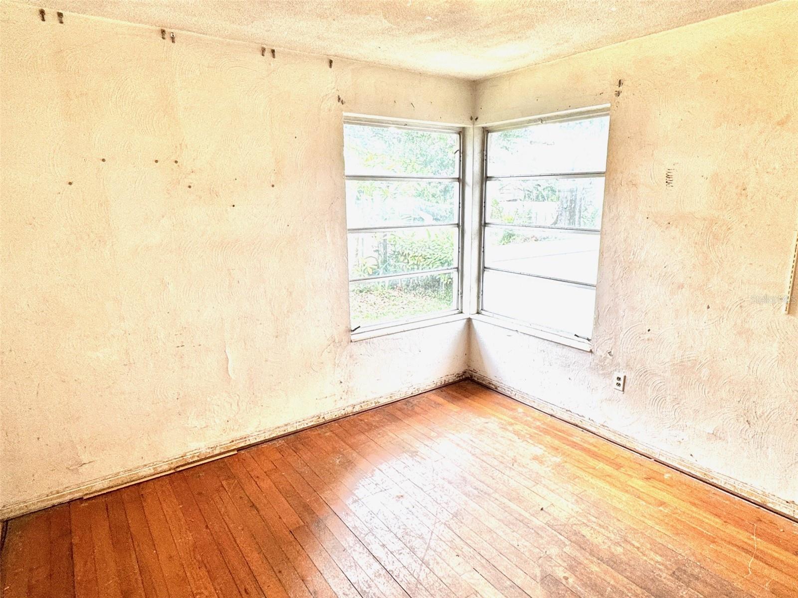 Guest bedroom