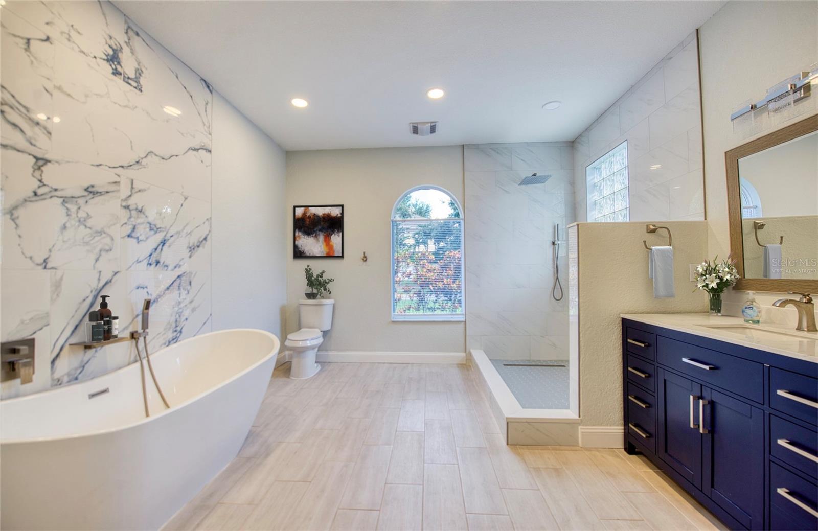 Spacious main bath