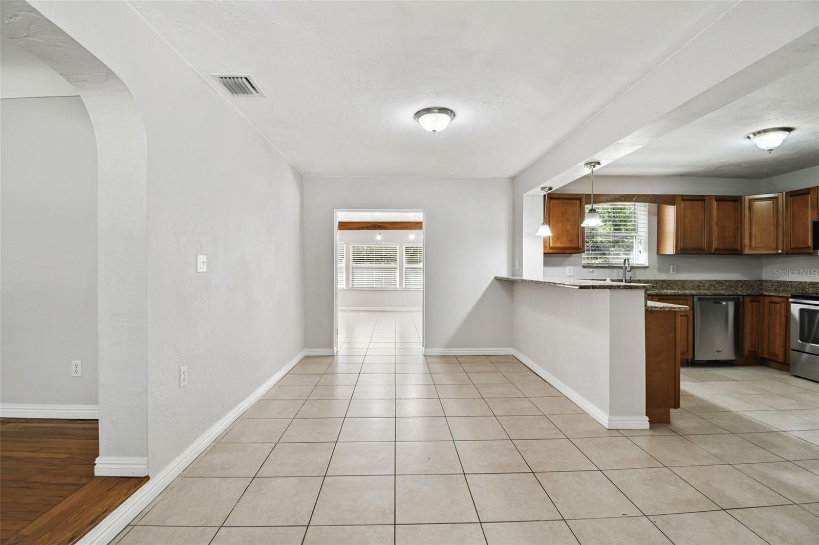 Dining/Kitchen