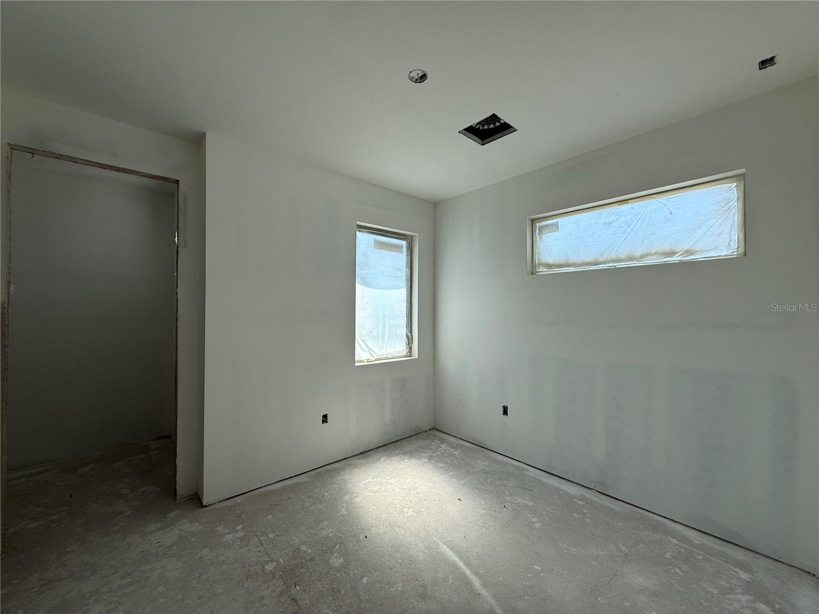 upstairs bedroom (3 bedrooms upstairs)