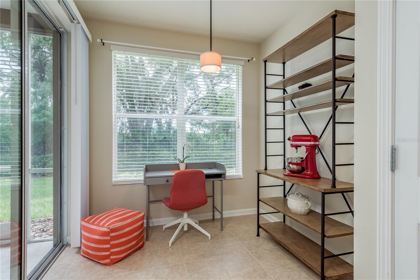 Breakfast Nook / Coffee Bar area