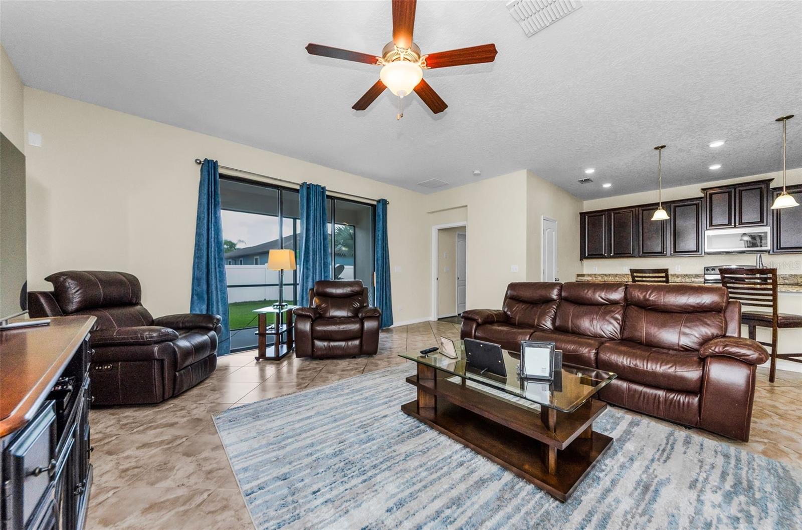 WHAT A GREAT ENTERTAINING AREA!