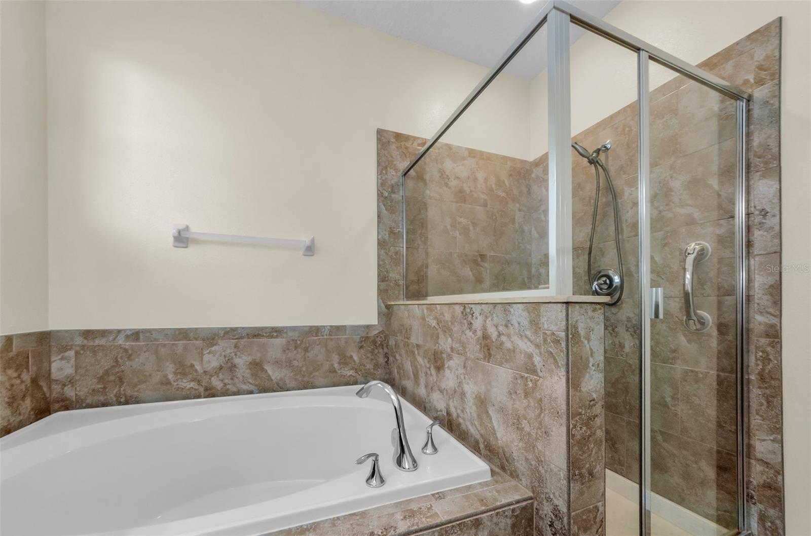GARDEN TUB & WALK IN SHOWER