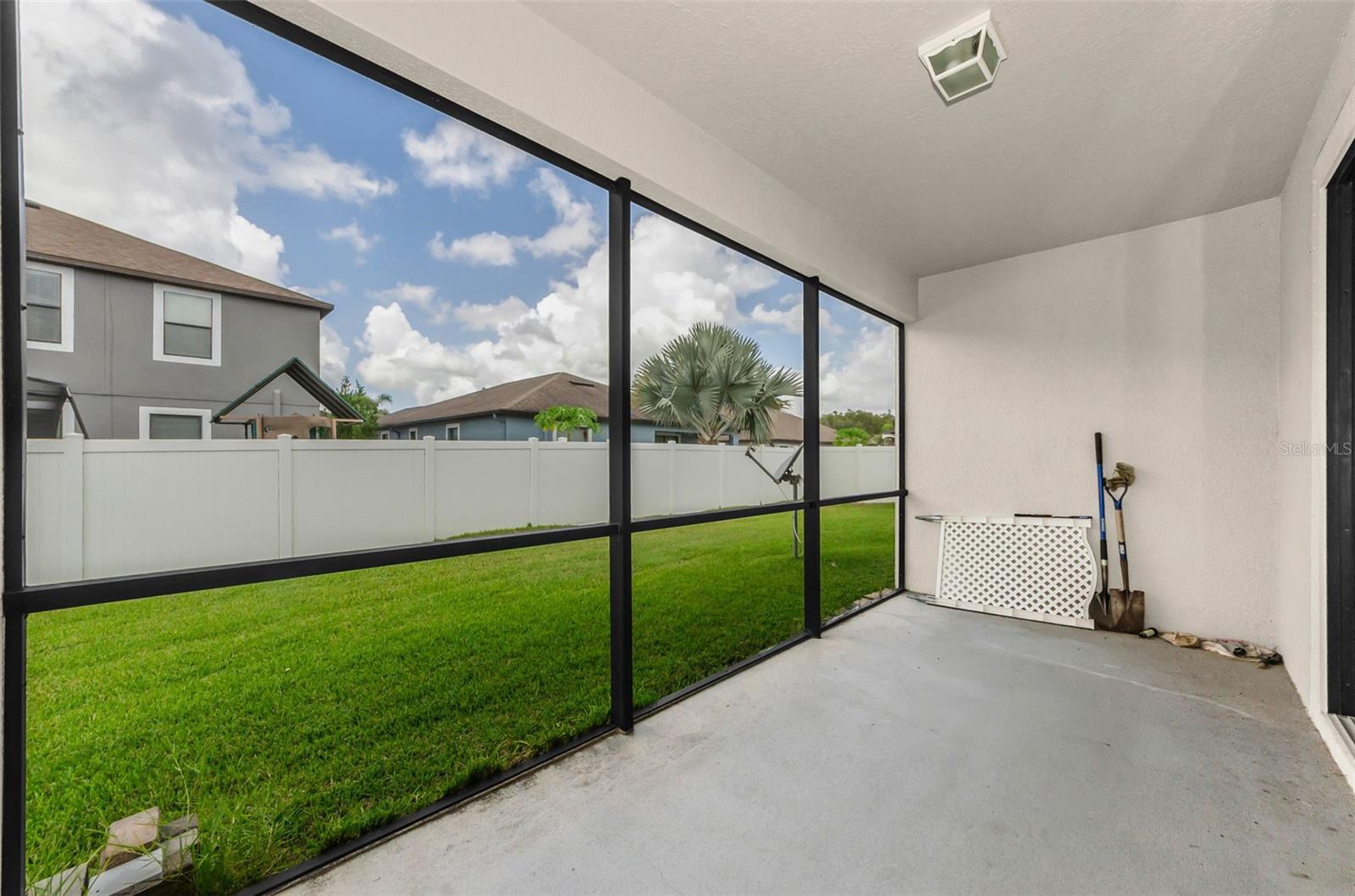 SCREENED IN LANAI