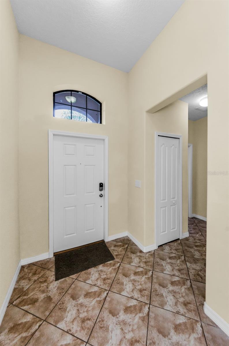 INTERIOR FOYER