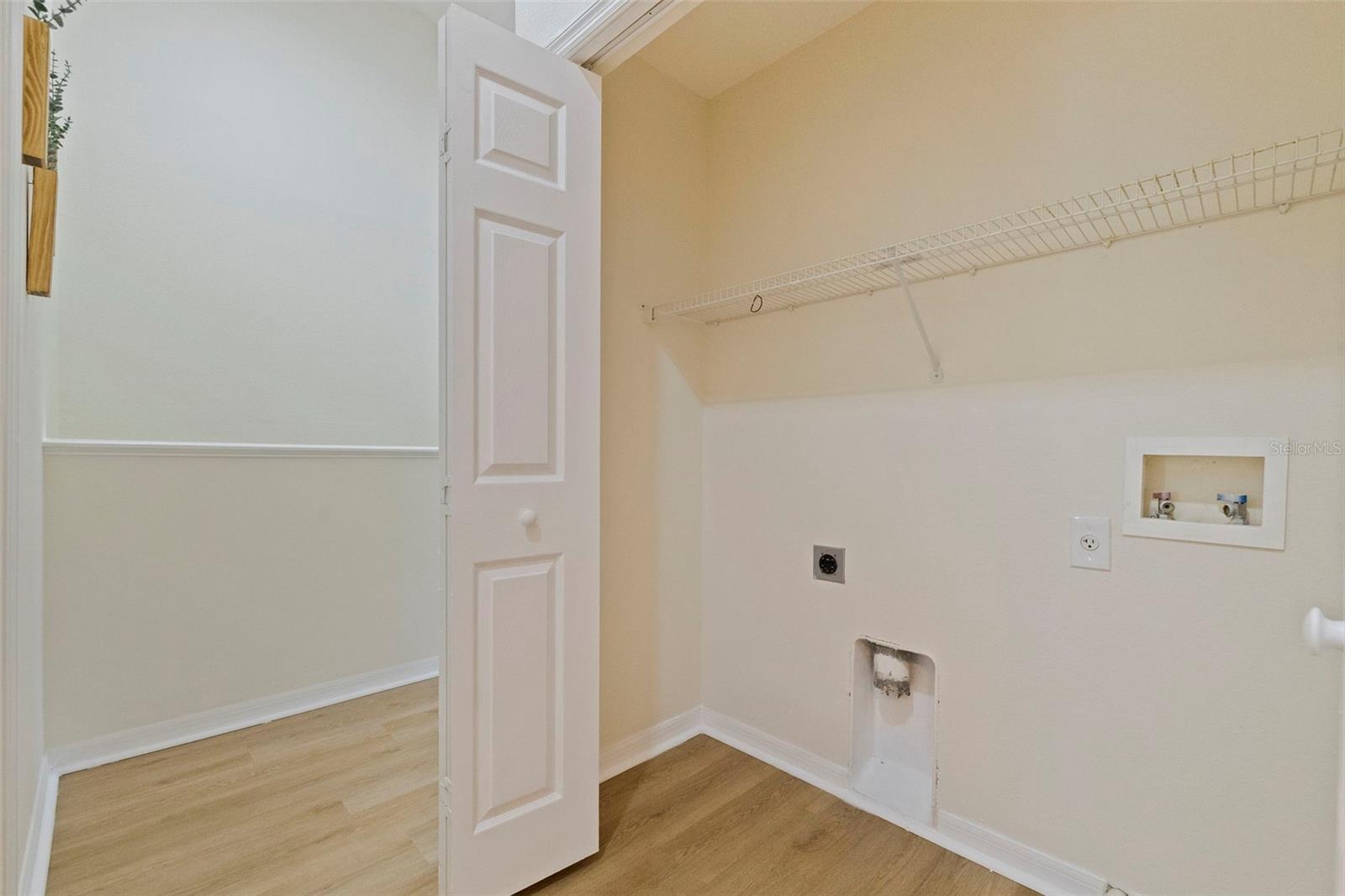 Laundry Closet (Upstairs)