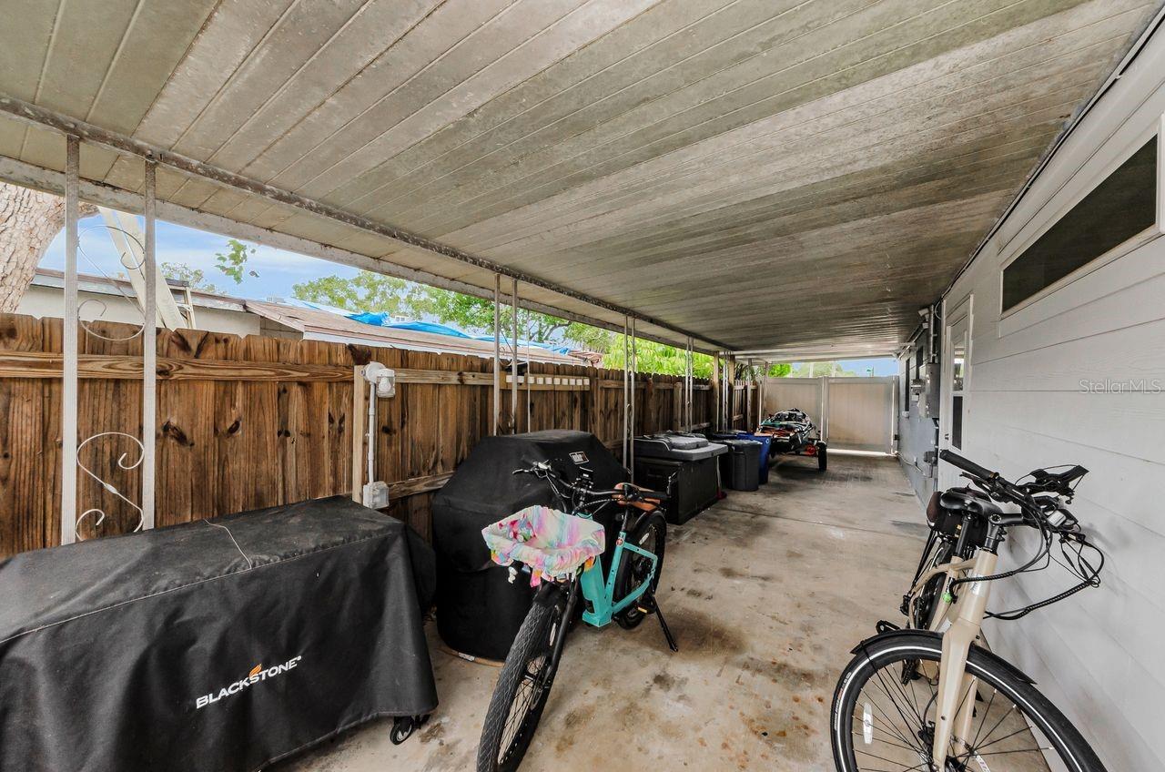 side parking area