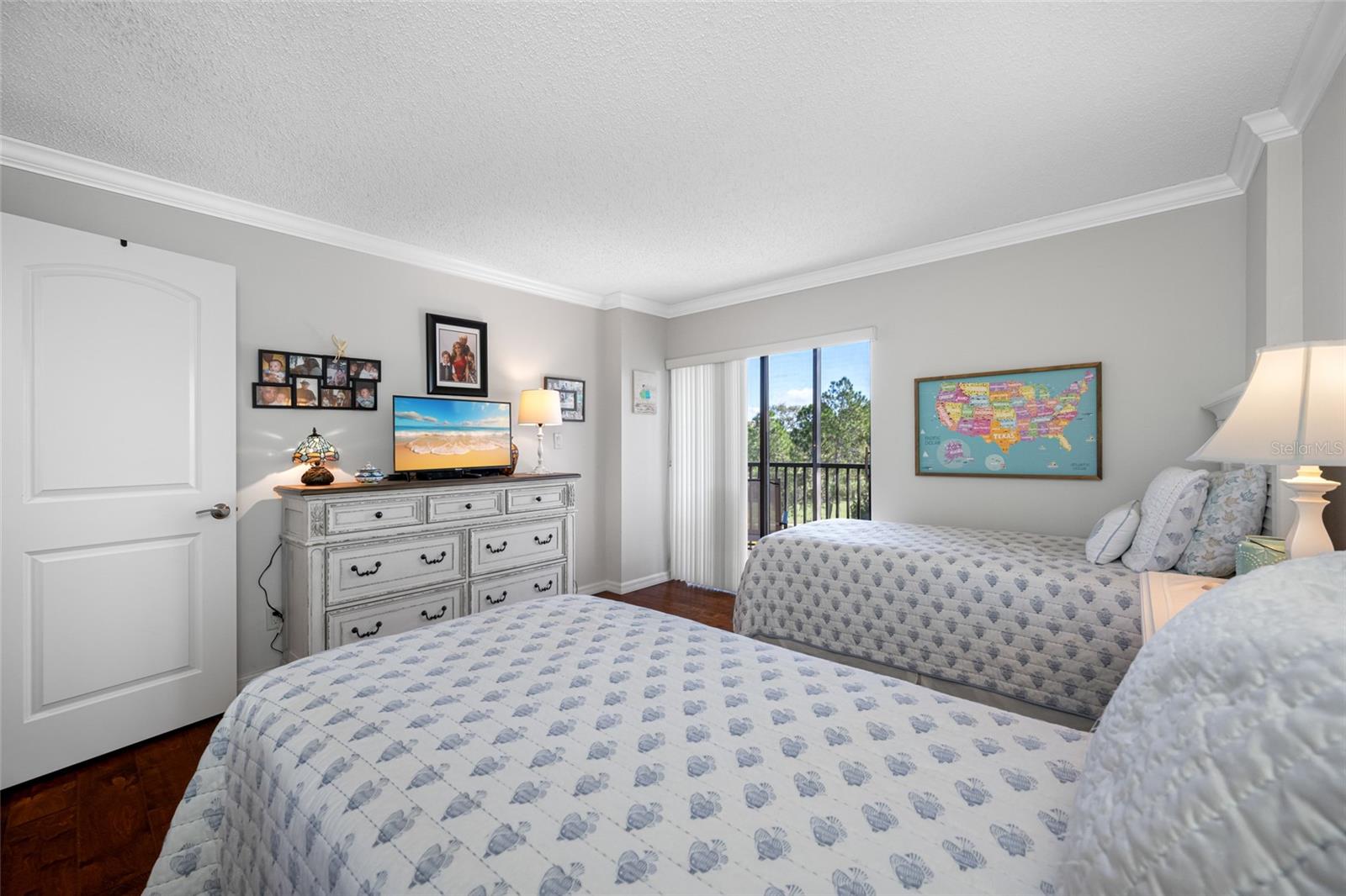 2nd Bedroom with direct access to 2nd lanai