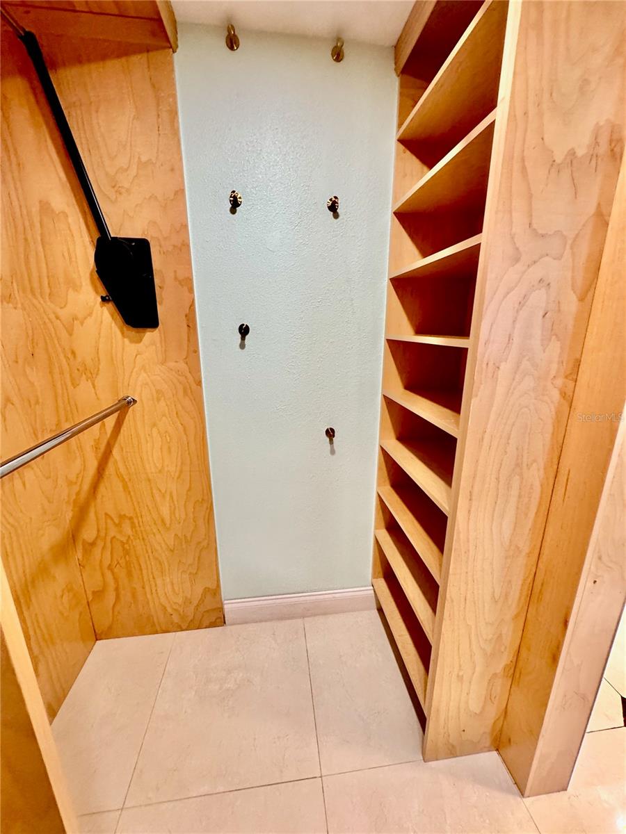 Master Walkin Closet
