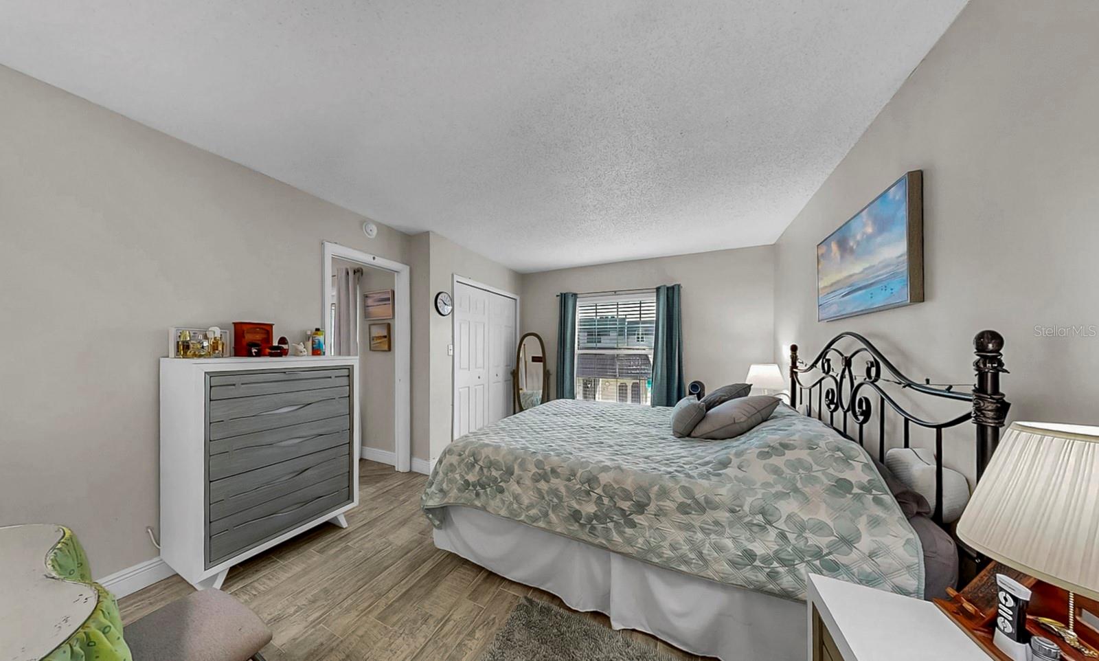 Spacious primary suite