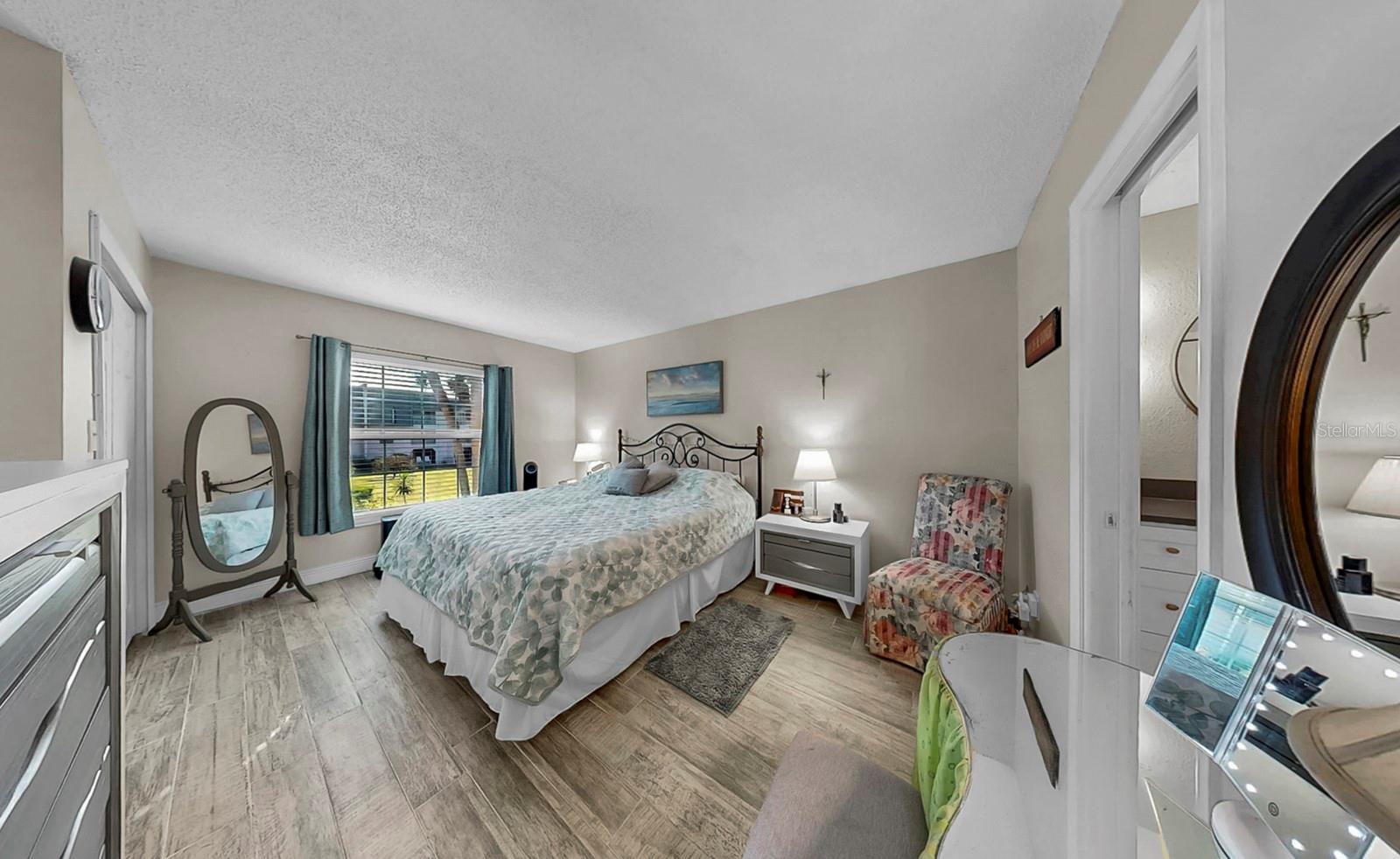 Spacious primary suite