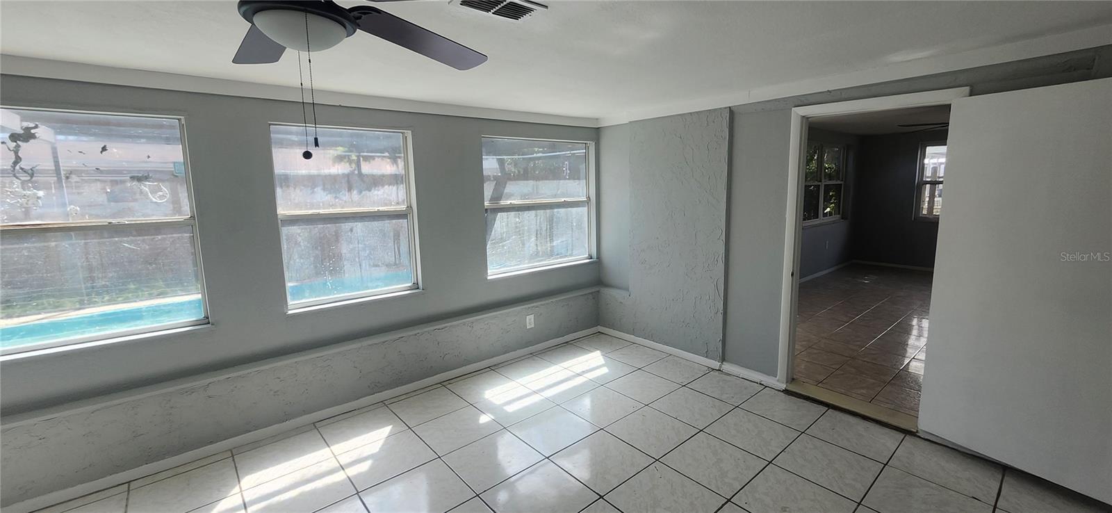 3rd living area