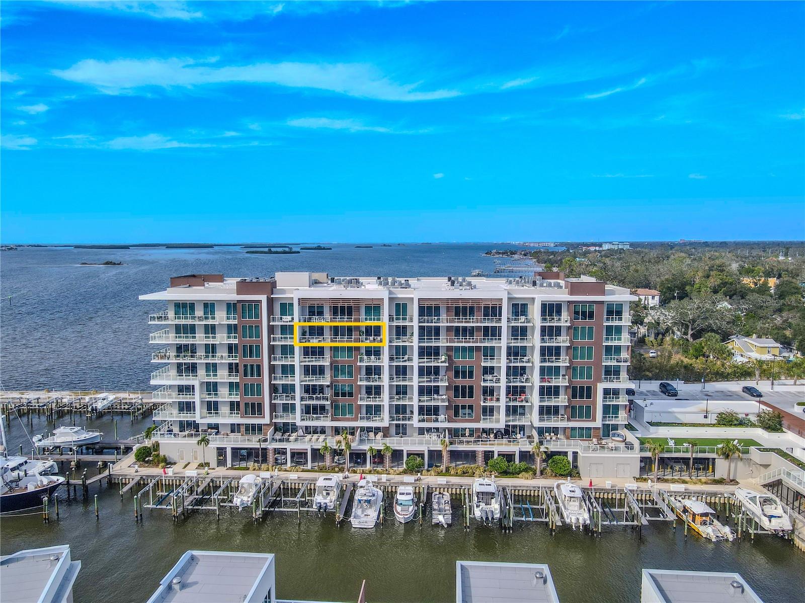 Condo location highlighted.