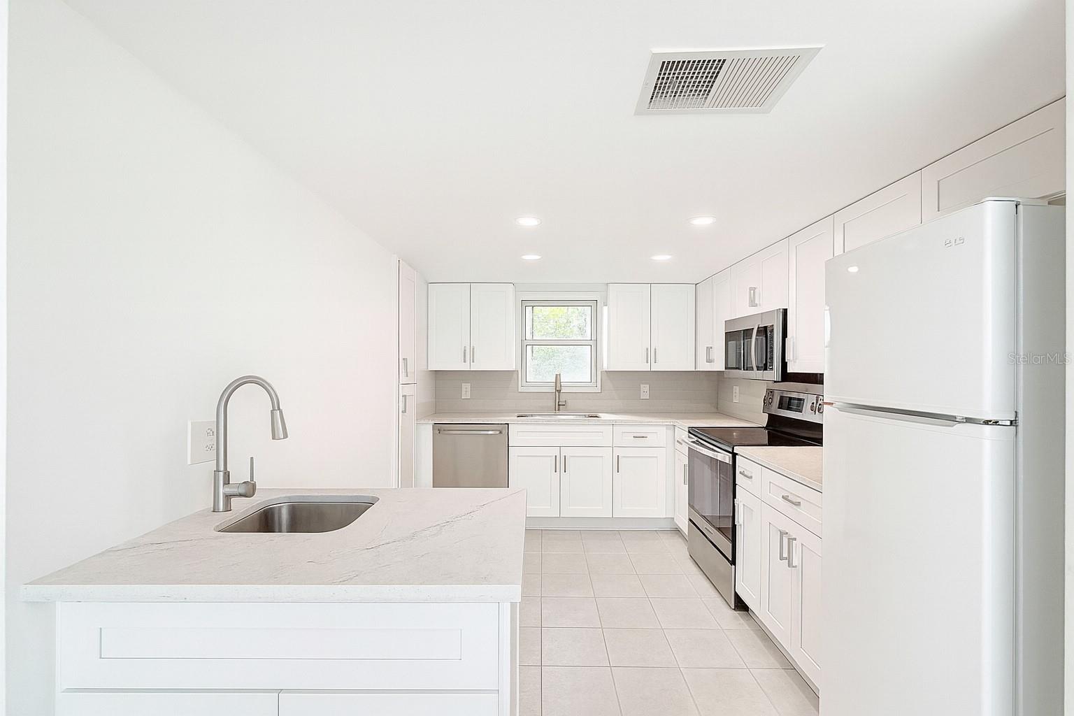 Virtual remodeled kitchen to give you ideas!