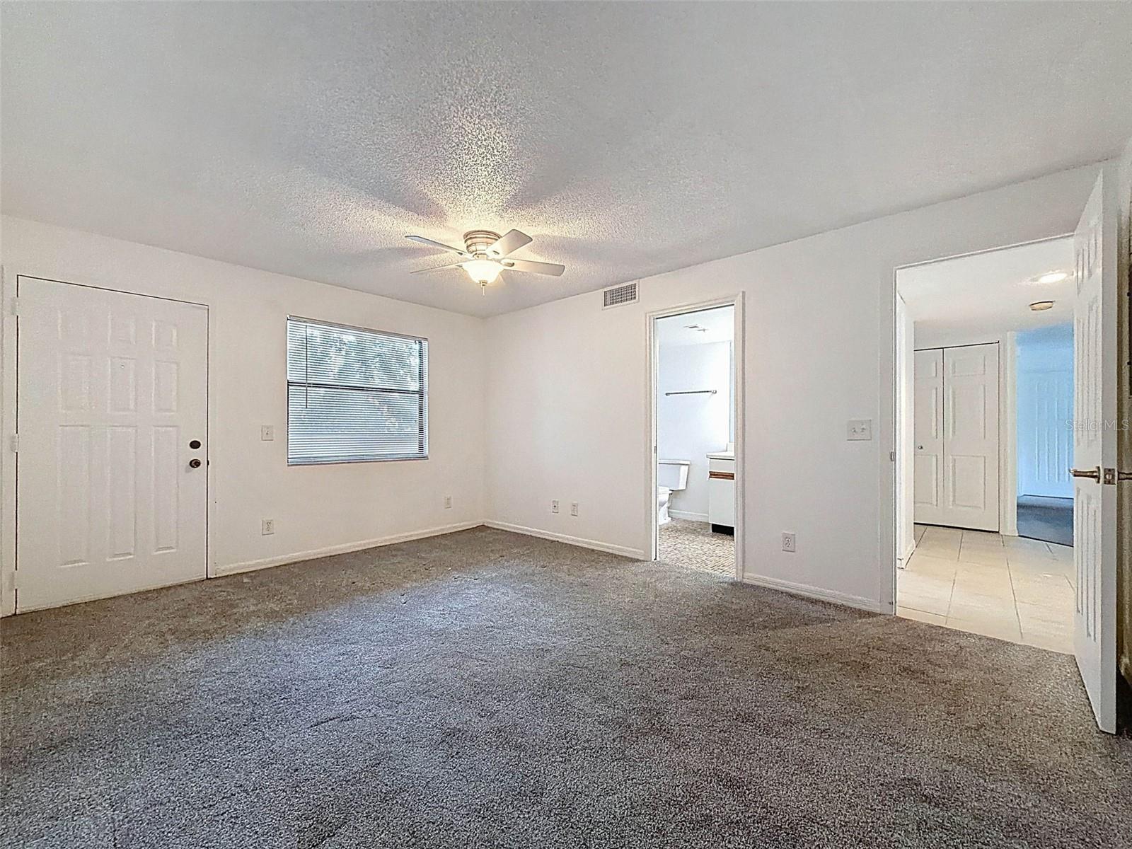 Second bedroom with en-suite guest bathroom.