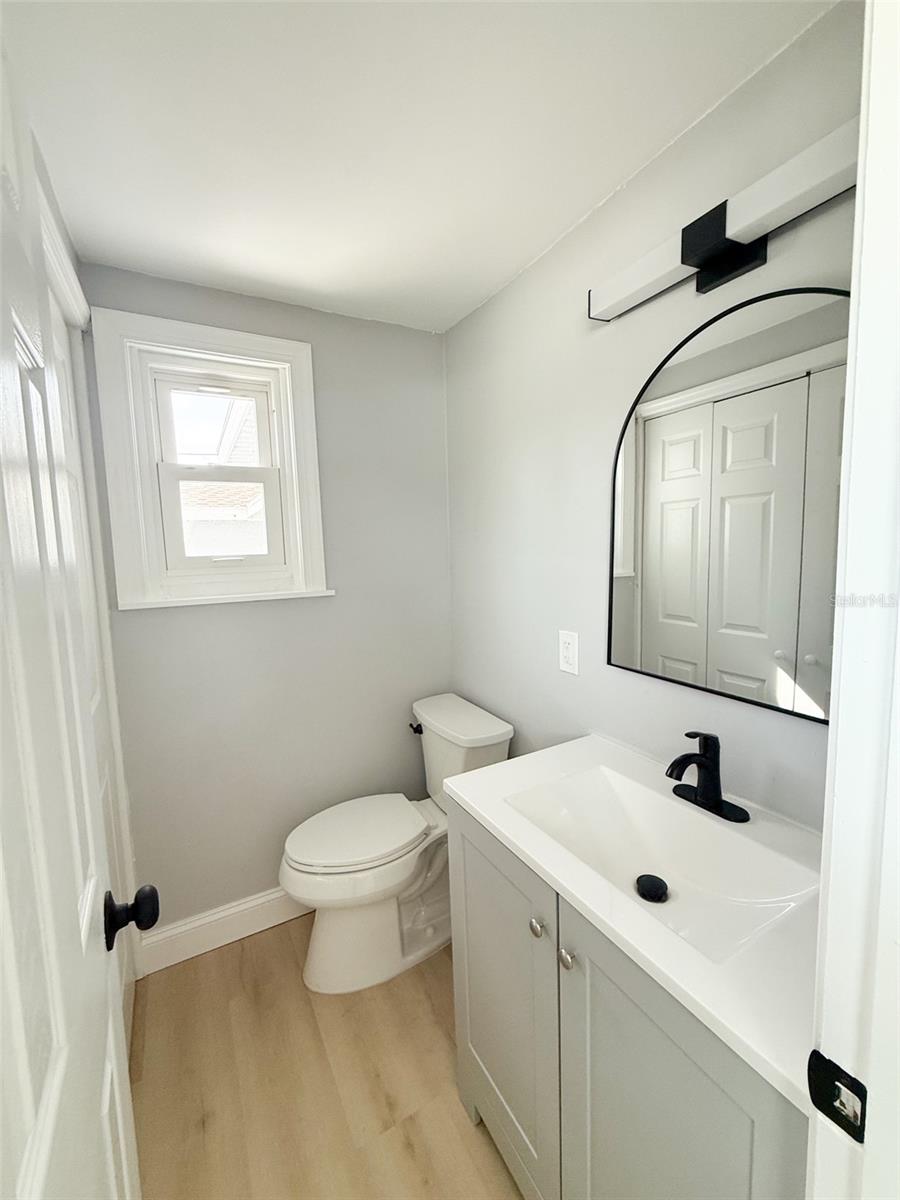 Bedroom #4 en-suite Bathroom