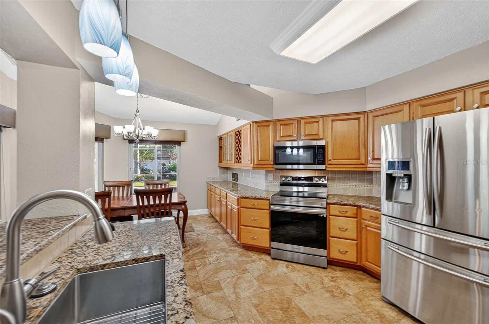 eat in kitchen