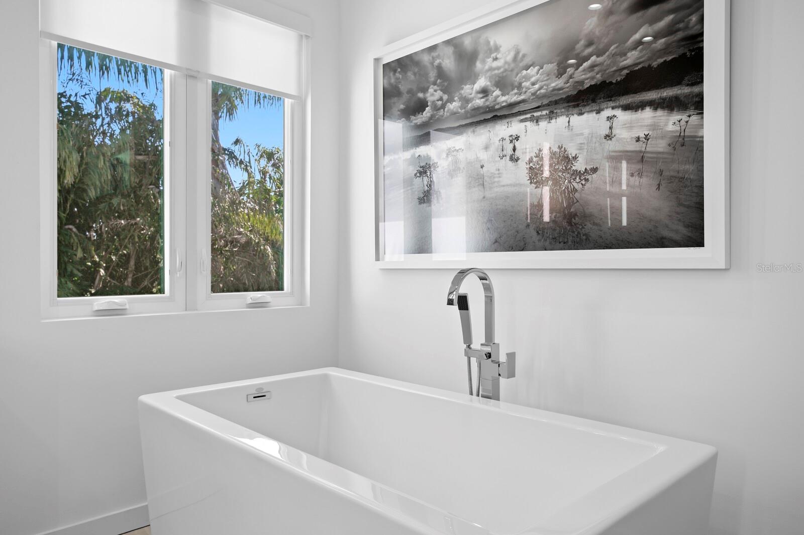 Imagine soaking in this tub!