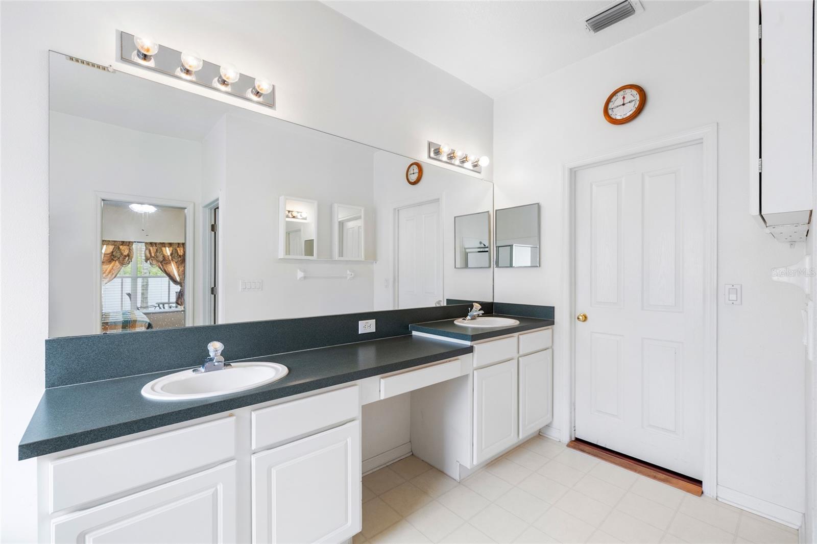 dual sinks primary bathroom