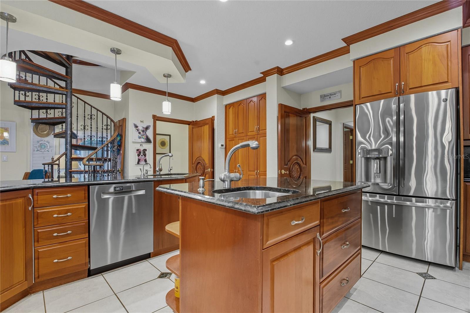 TWO SINKS AND GREAT ISLAND IN THE KITCHEN