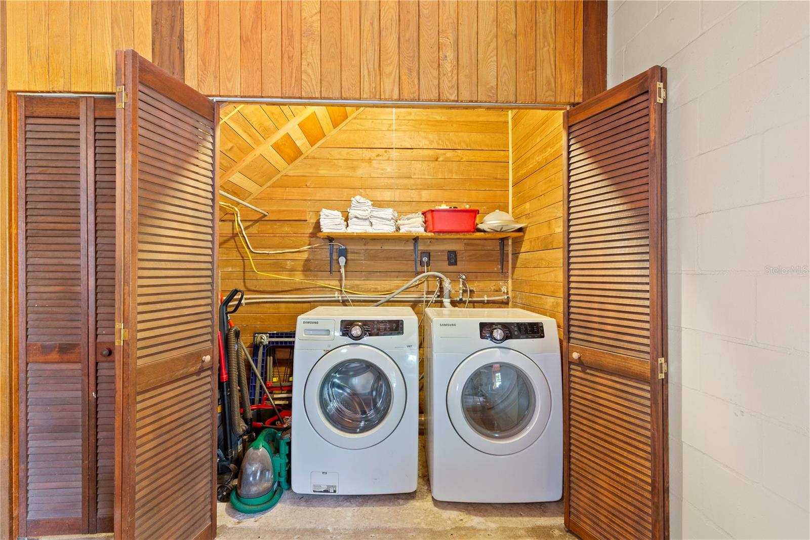 Laundry Closet in Exersize room