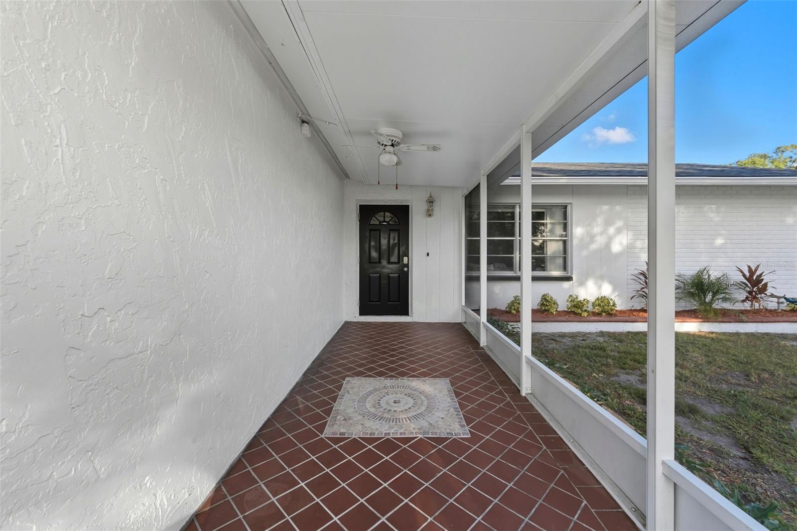 Screened in Patio area to front door
