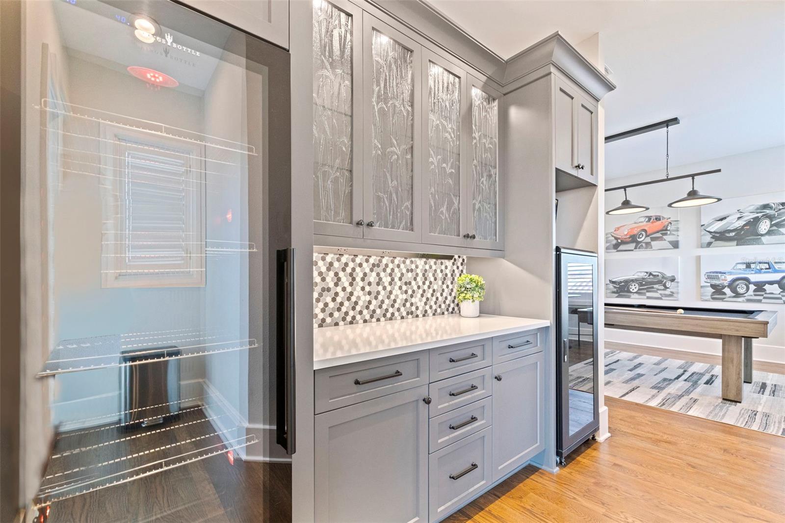 Game room wet bar / East Wing