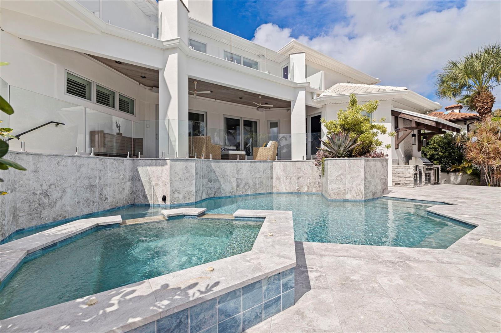 Pool & Spa