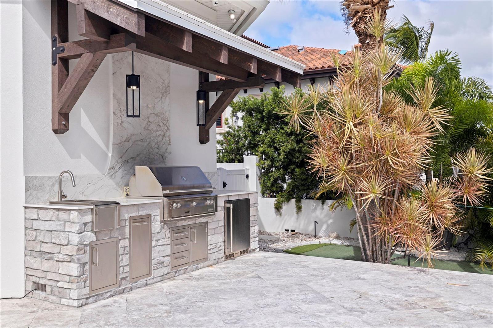 Outdoor Kitchen