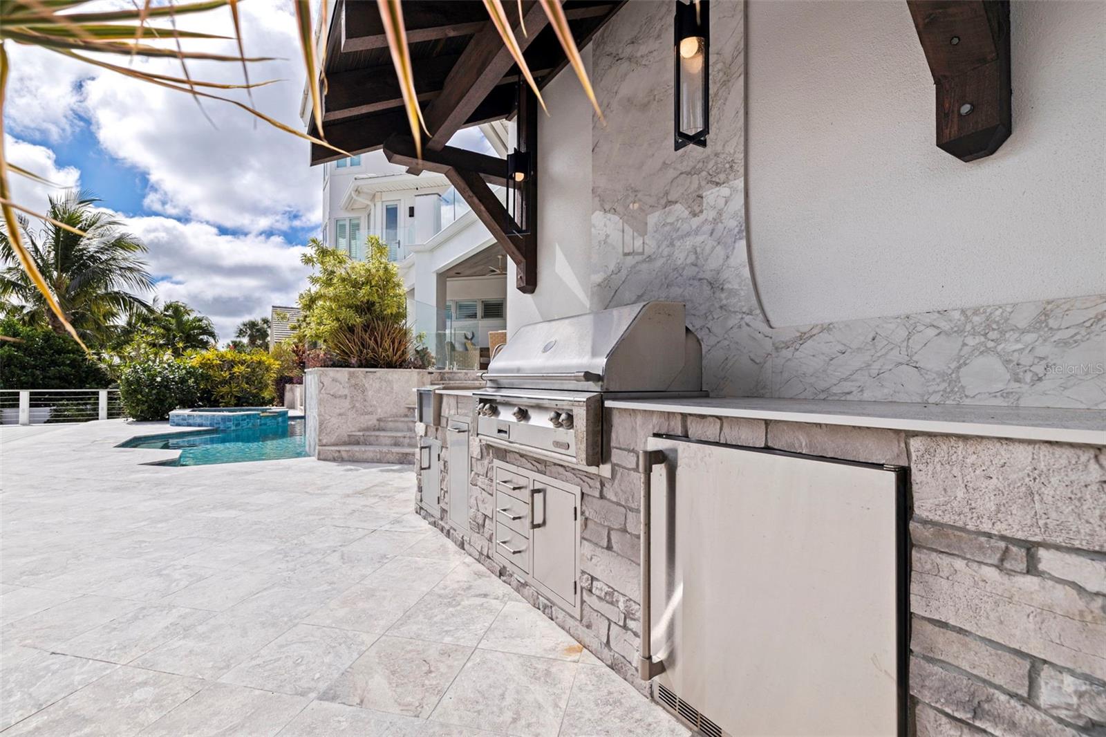 Outdoor Kitchen