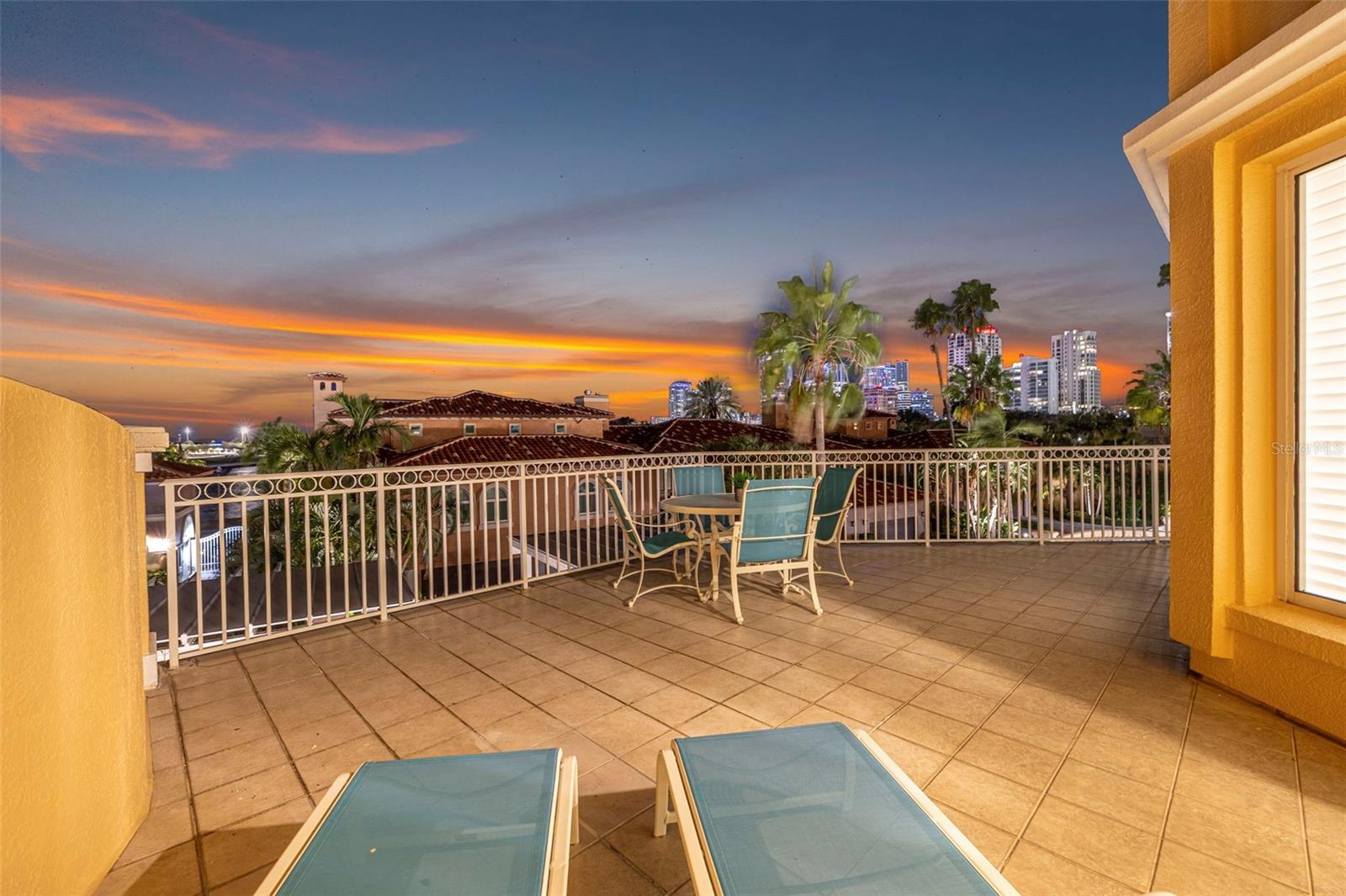 Large Private Terrace with amazing city views