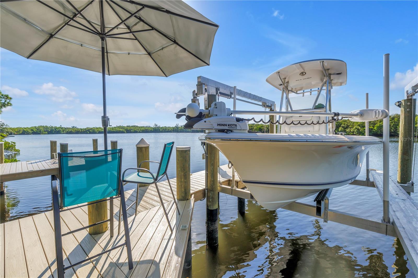 Nautical launch, 2023 Dock and Lift.  Exceptional Fishing and Amazing Water