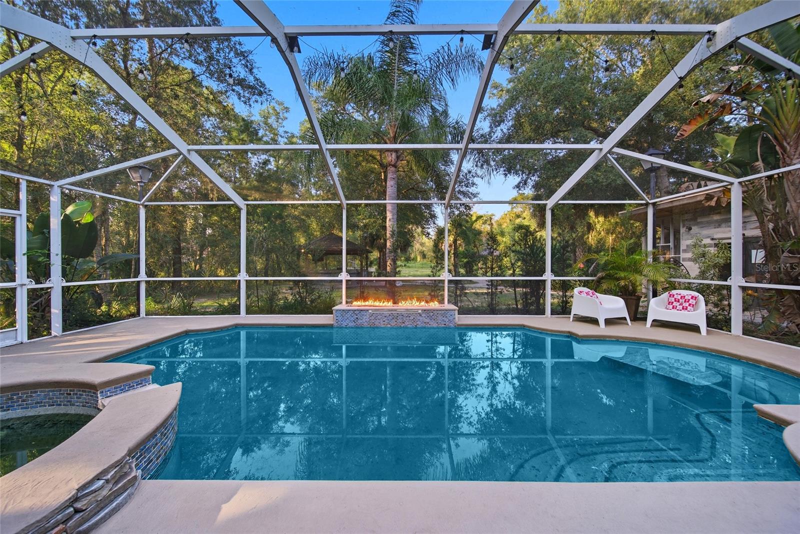 Pool entertaining area