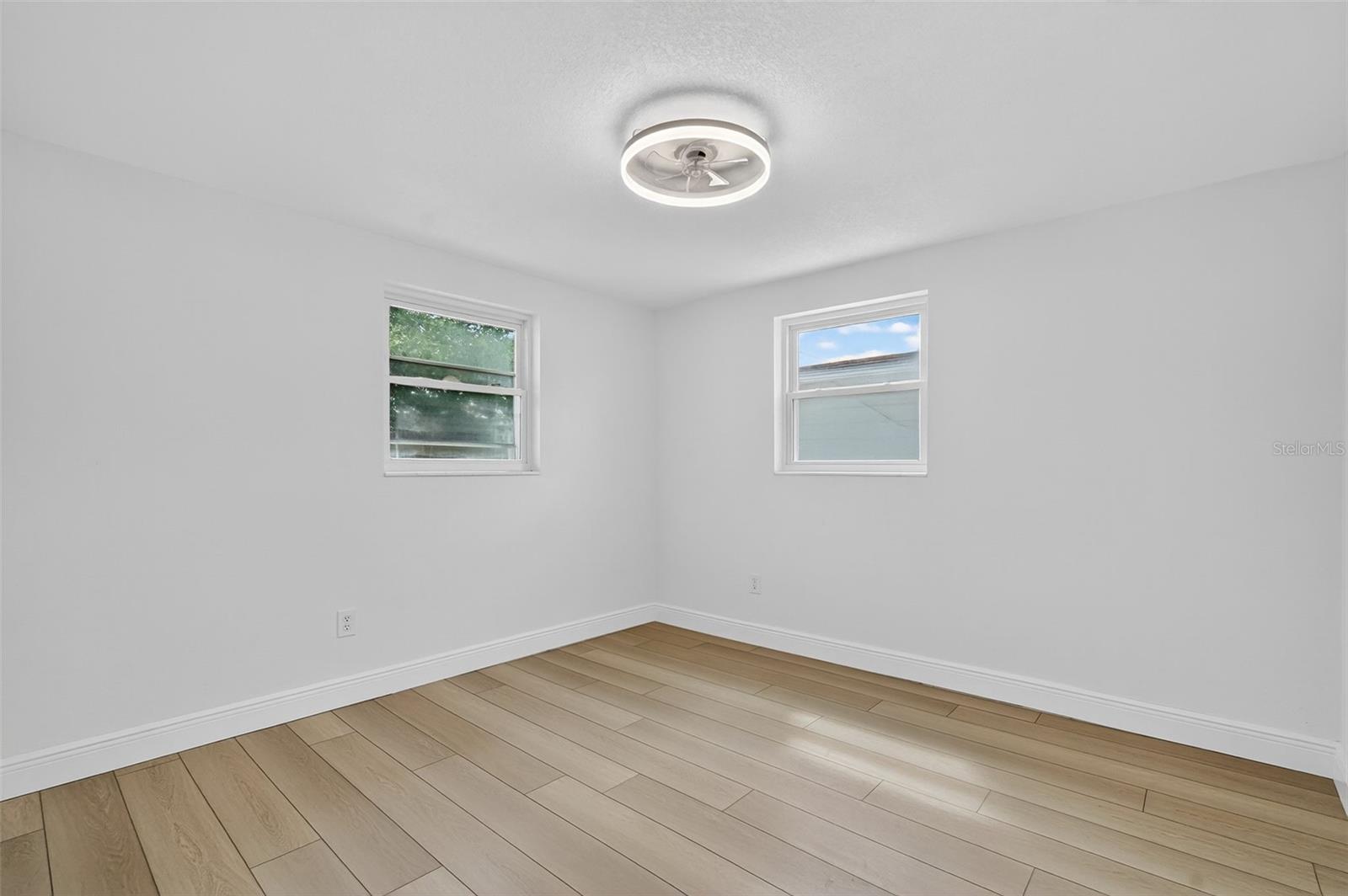 2nd bedroom