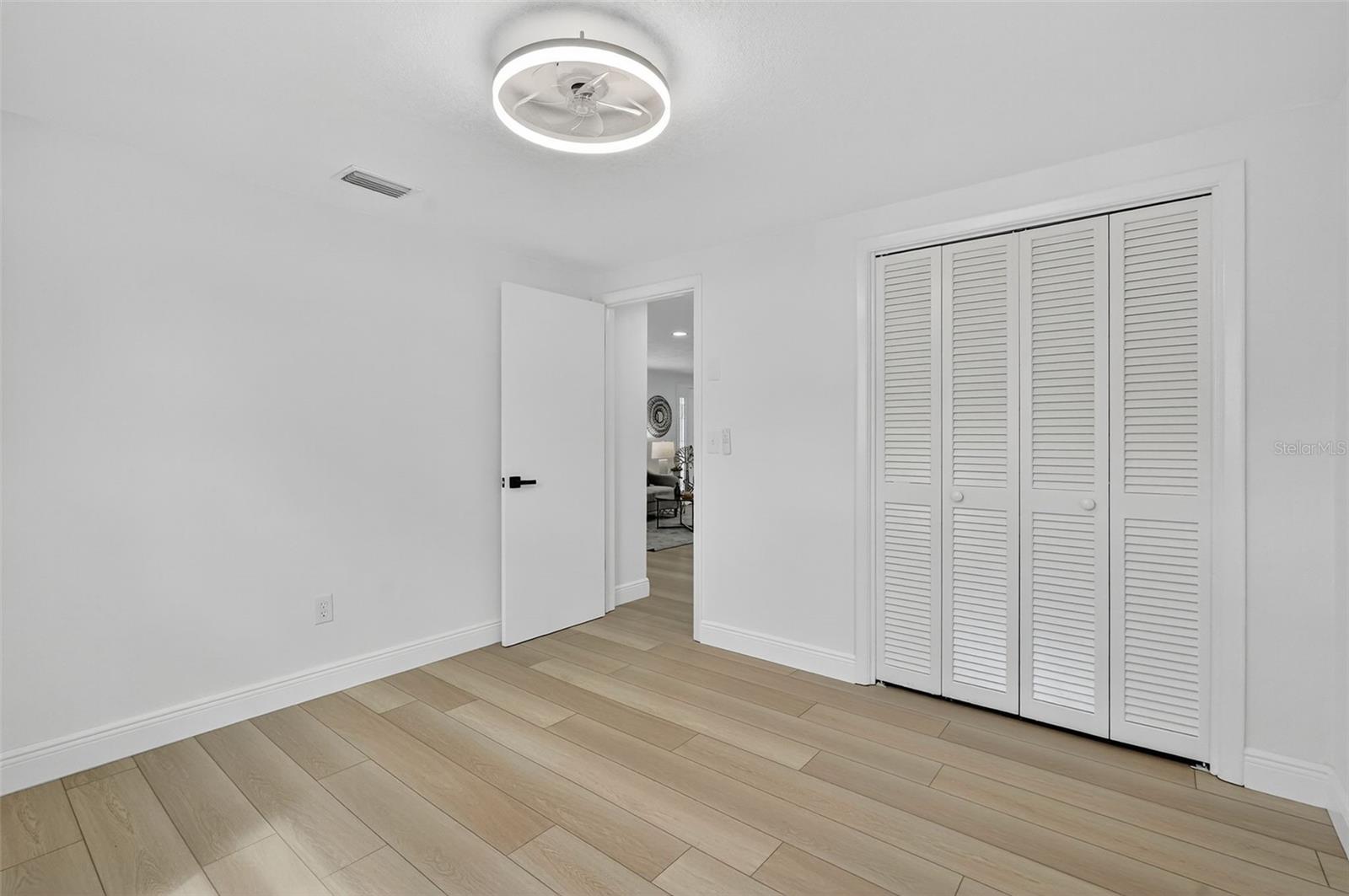 2nd bedroom