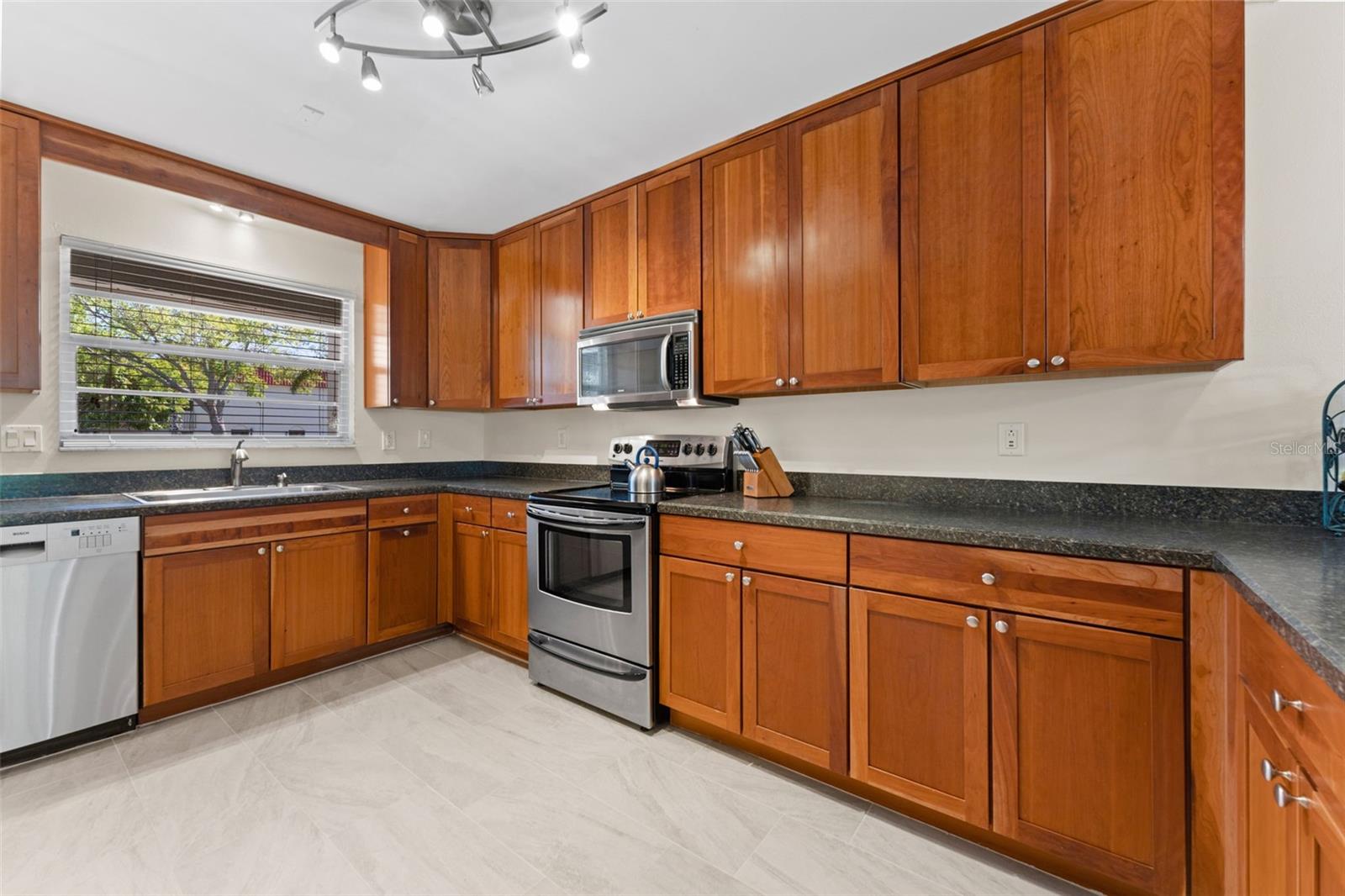 Spacious Kitchen!