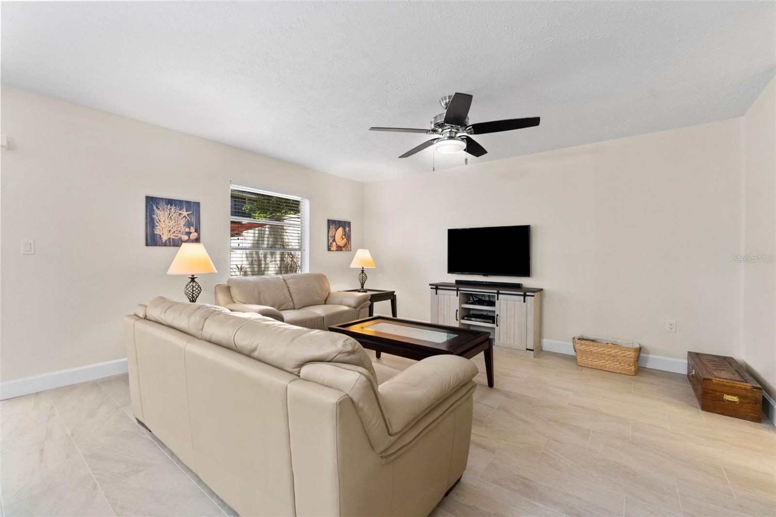 Open Floor Plan!