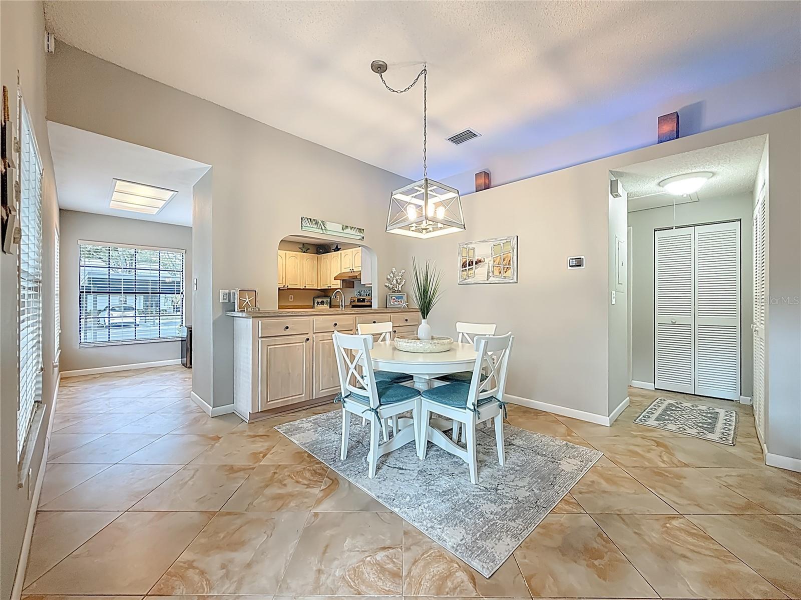 Split Bedroom Floorplan