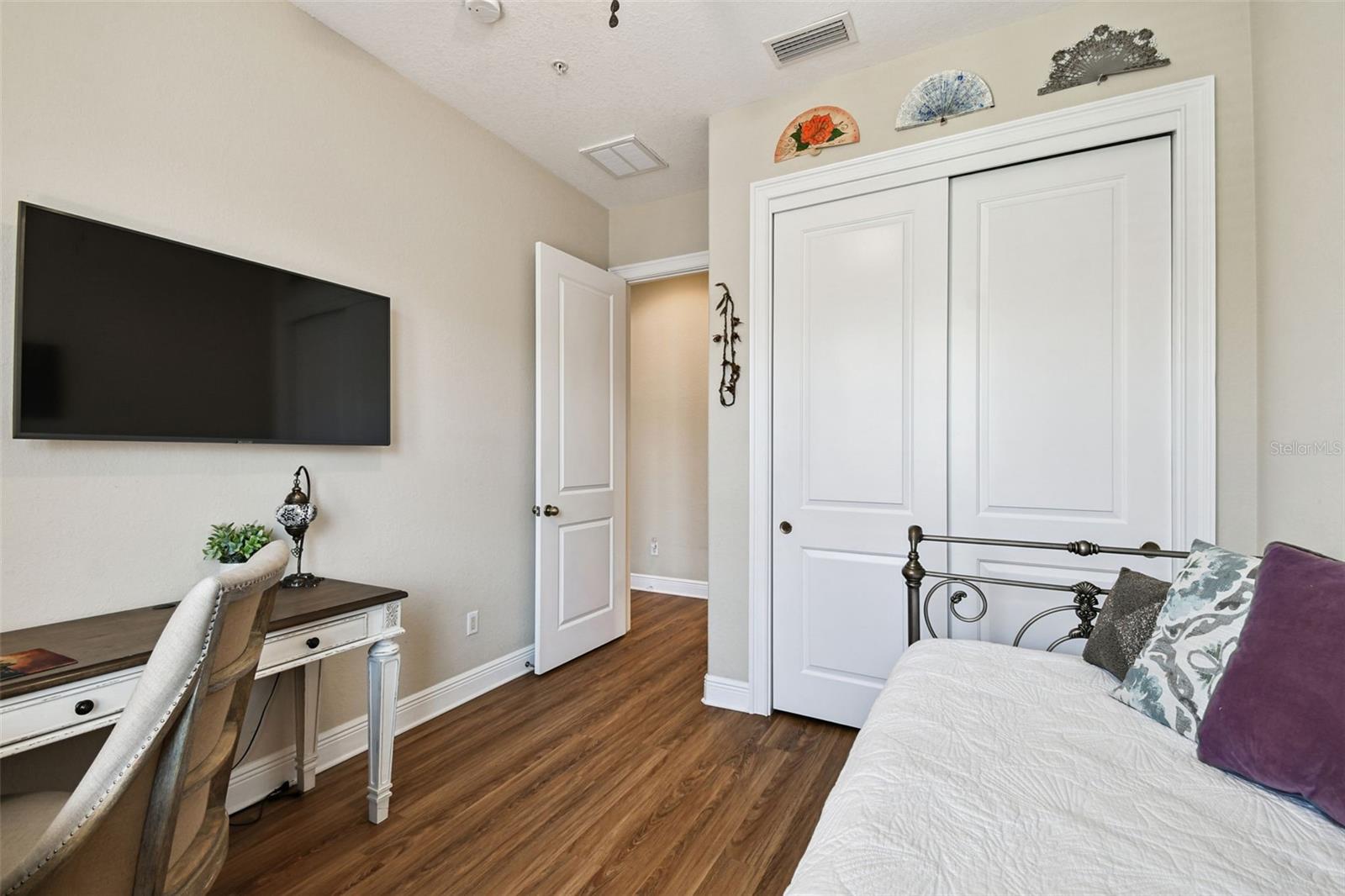 Guest bedroom 3